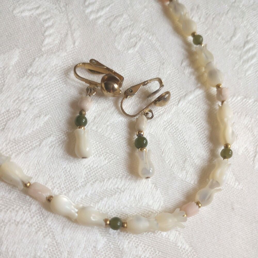 Vintage Mother of Pearl, MOP, Carved Tulip Bead Necklace +  clip-on earrings 16"